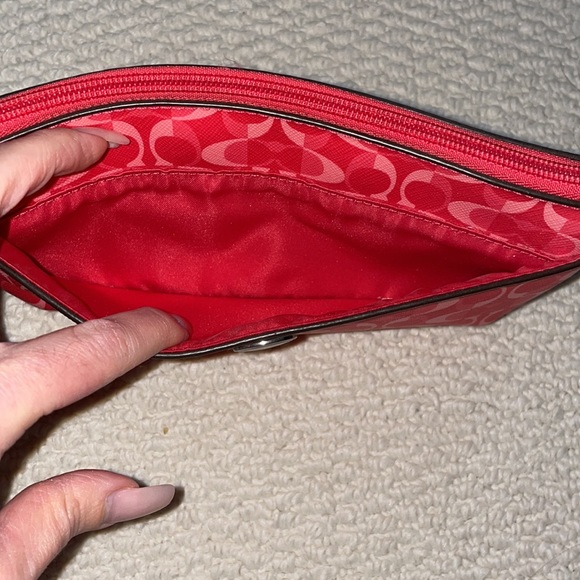 Coach - wristlet - Picture 2 of 4